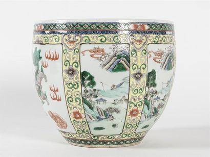 Chine, Aquarium en porcelaine aux émaux de...