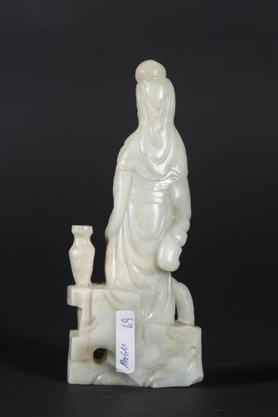 Chine, Gua nin en jade néphrite
 H : 20 cm
Un...