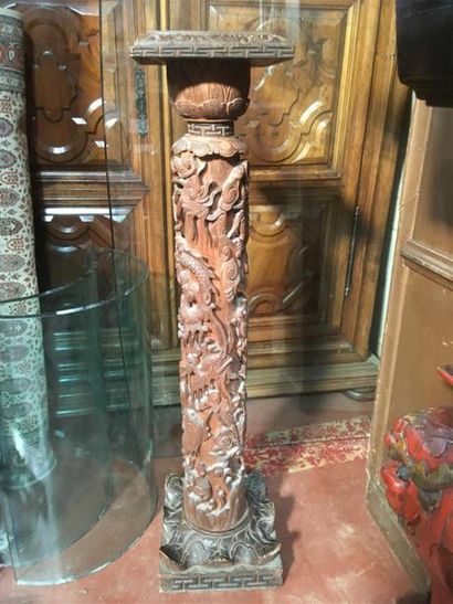 Une colonne chinoise
H:23.5 cm 