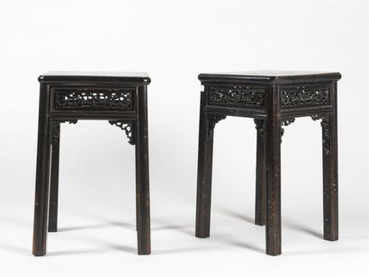 Paire de tabourets en bois fer 
Incrustation...