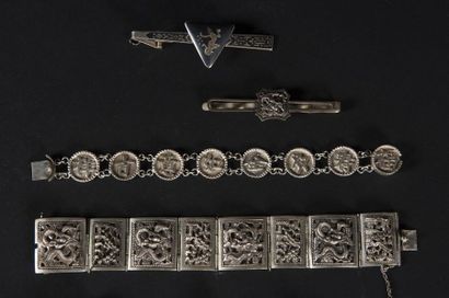 INDOCHINE, VIETNAM, bijoux en argent dont...