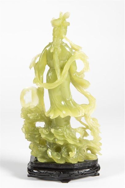 Chine, Guanin
jade
dans son coffret
H: 28...