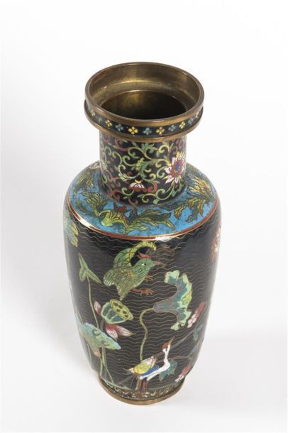 Paire de vases en bronze cloisonné
H: 33...