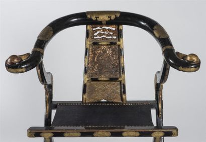 Chine, fauteuil d'apparat à dossier arrondi...