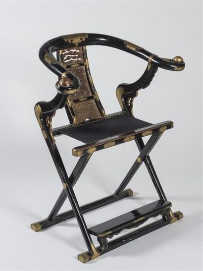 Chine, fauteuil d'apparat à dossier arrondi...