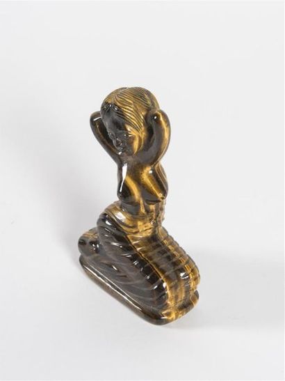 Balinaise sculptée dans un 