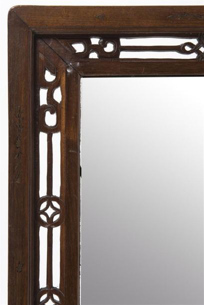 Miroir indochinois en bois de fer
55 x 43...