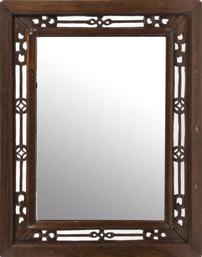 Miroir indochinois en bois de fer
55 x 43...