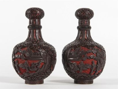 Paire de vases en laque de Chine
H : 24 ...