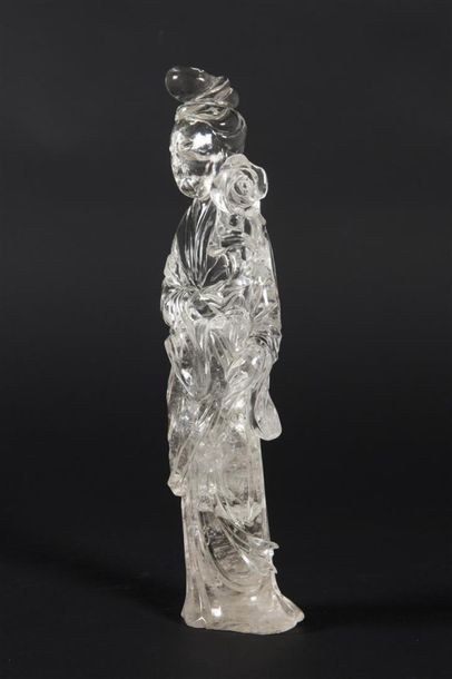 Chine, Guanin sculptée en relief en cristal...