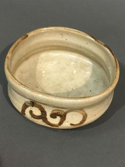 Japon, bol à thé chawan
20ème siècle
Diam...