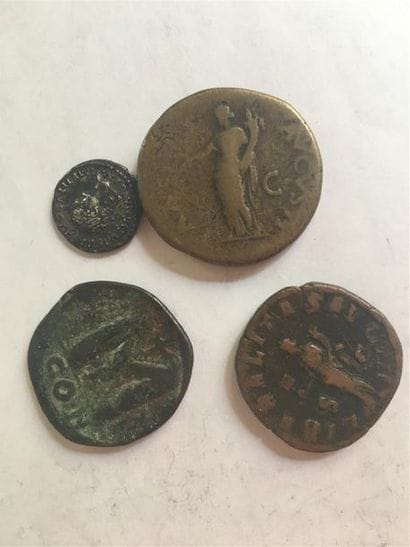 LOT DE 4 MONNAIES ROMAINES ET BYZANTINES...