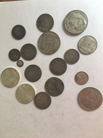 LOT DE 17 MONNAIES EN ARGENT 3 PIECES DE...