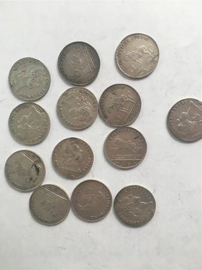 LOT DE 13 JETONS ROYAUX EN ARGENT 13 JETONS...