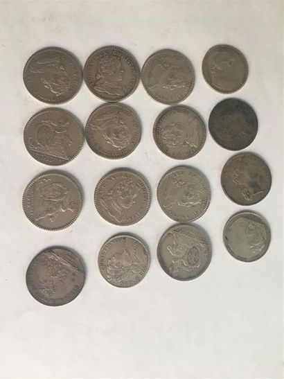LOT DE 16 JETONS ROYAUX EN ARGENT 10 JETONS...