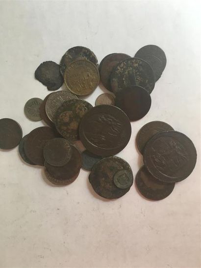 LOT DE 28 MONNAIES DIVERSES DONT DEUX MONNERON...