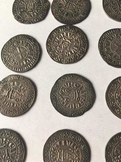 LOT DE 12 GROS TOURNOIS EN ARGENT GROS TOURNOIS...