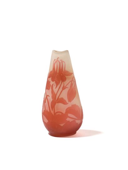 Établissements GALLÉ.
Petit vase en verre...
