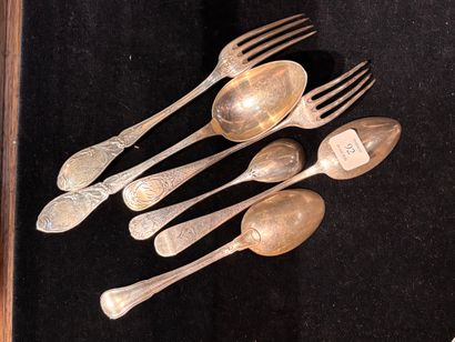 Set of mismatched flatware in 950°/°° silver...
