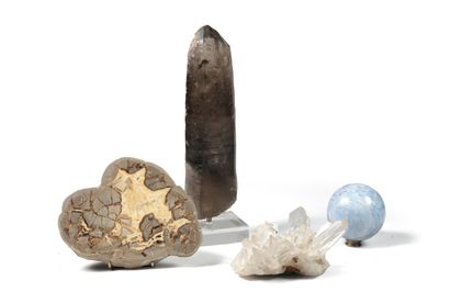 Ensemble de mineraux comprenant :
Un grand...