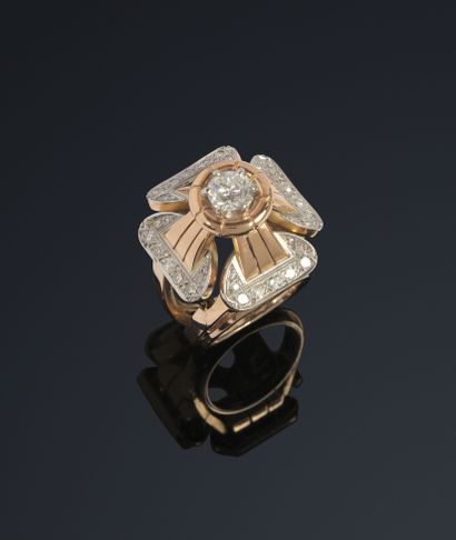 Large ring in yellow and white gold 750°/°°...