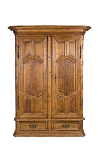 Façade d’armoire Lorraine en chêne mouluré...
