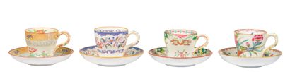 MINTON (Manufacture de).
Ensemble de huit...
