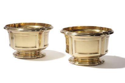 Suite of 8 circular finger-rince cups in...