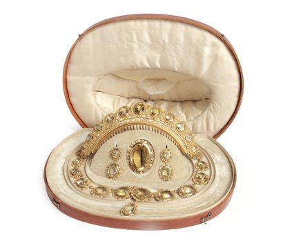 Important yellow gold set with large citrines,...