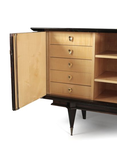 Longue enfilade en placage de macassar et...