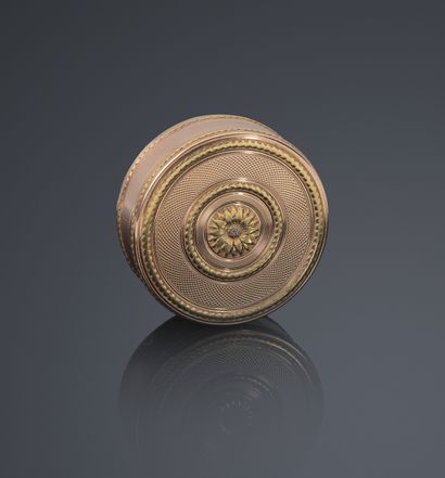 Bonbonnière or covered round box in yellow...