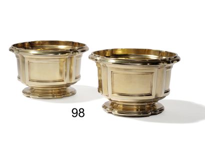 Suite of 8 circular finger-rince cups in...