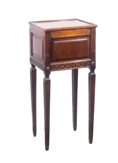 Petite table volante à coulissant en acajou,...