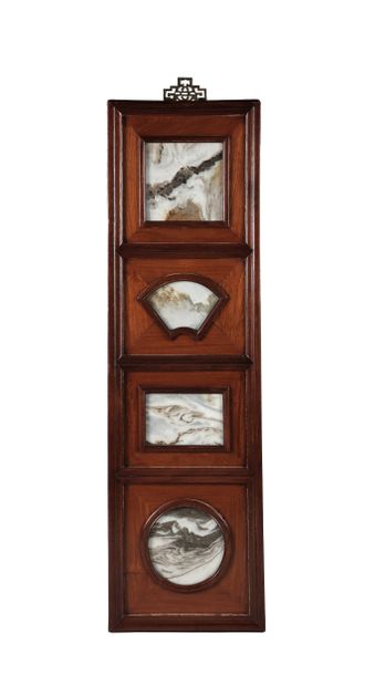 Suite de quatre panneaux en bois exotiques...
