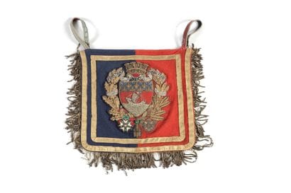 Flamme de Trompette, en drap mi-bleu mi-rouge...