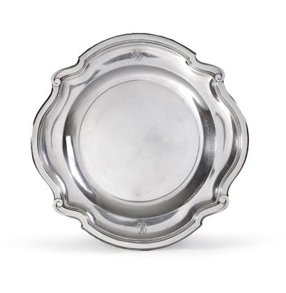Gustave KELLER. Paris.
Round dish in 950°/°°...