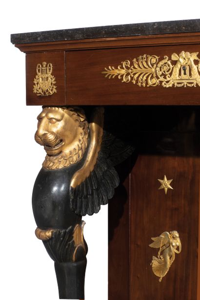 Console d’apparat en acajou et placage d’acajou...