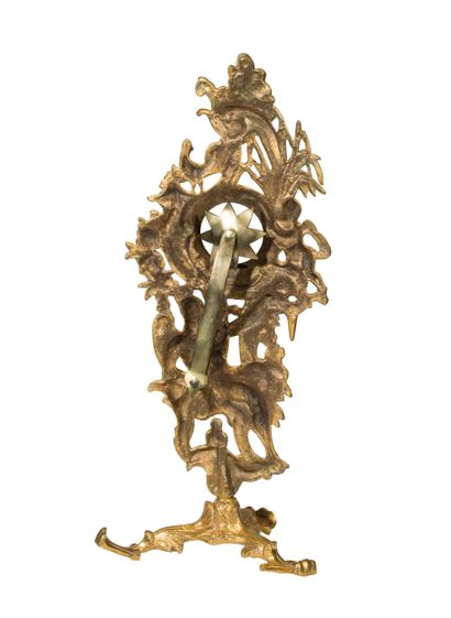 Porte-montre en bronze redoré à décor rocaille...
