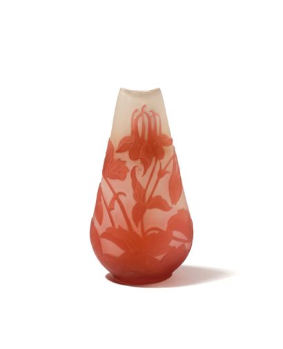 Établissements GALLÉ.
Petit vase en verre...