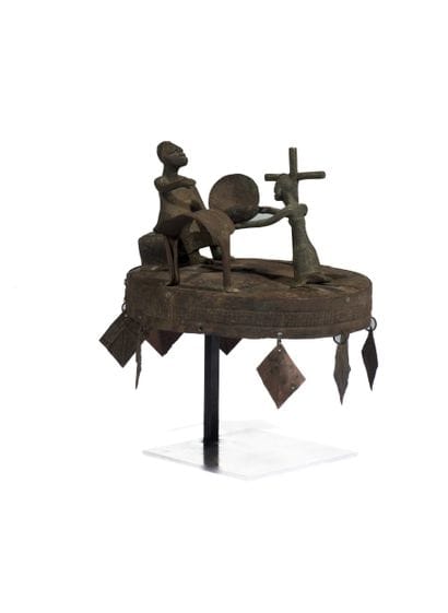 Autel Asen (pour le culte des ancêtres),...