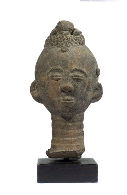 Tête cultuelle présentant une belle expression...