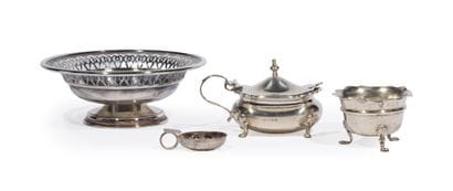 Ensemble en argent anglais (925°/°°) comprenant:...