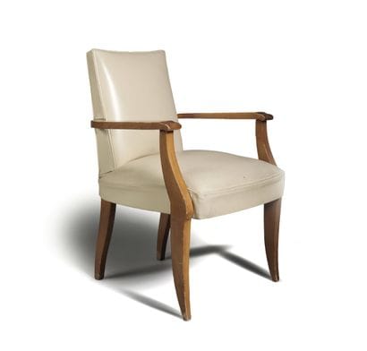 Fauteuil en bois naturel verni, assise et...