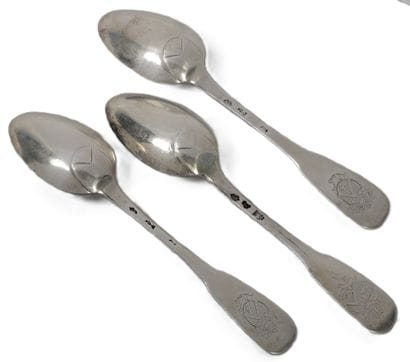 Trois cuillères en argent modèle uniplat....