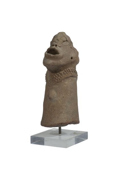 Tête de Janus de forme phallique, les bouches...