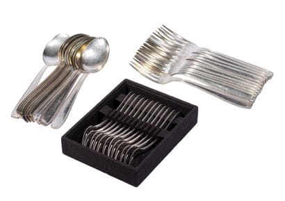 Silver plated metal set including 12 tablespoons,...