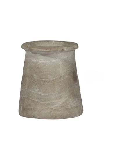 Vase tronconique à ouverture circulaire à...