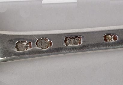 Cuillère à ragoût en argent uni, la spatule...