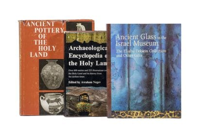 Ruth AMIRAN. Ancient Pottery of the Holy...
