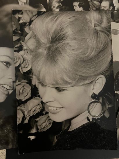 BRIGITTE BARDOT (1934–2025) – SET OF 37 PHOTOGRAPHS
A...